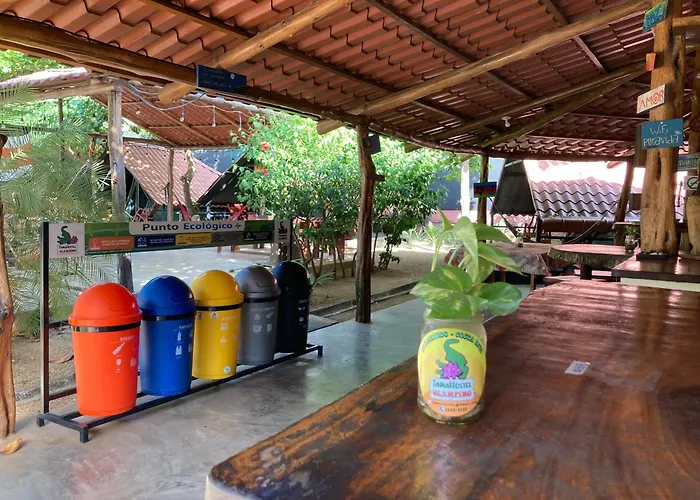 Hostal Tamahostel & Glamping Tamarindo
