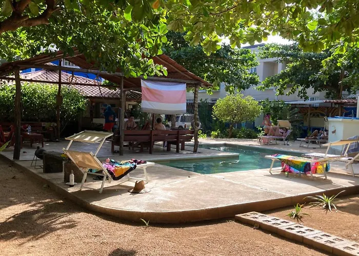Hostal Tamahostel & Glamping Tamarindo