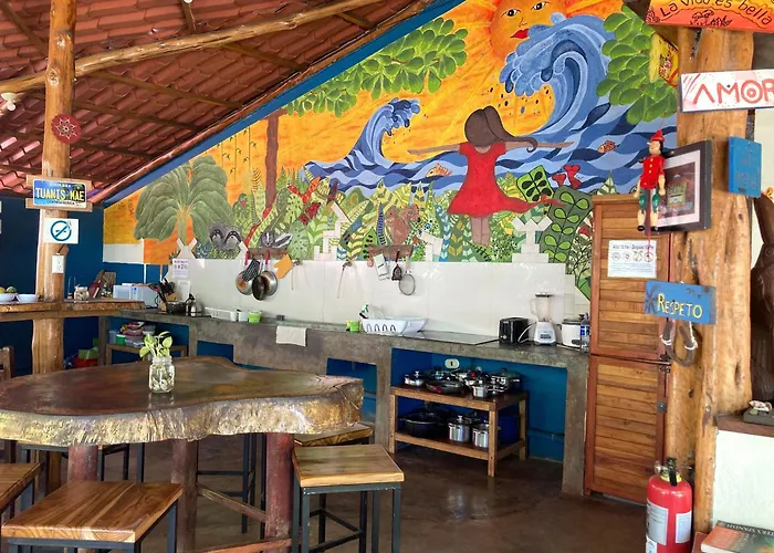 Tamahostel & Glamping Hostal Tamarindo