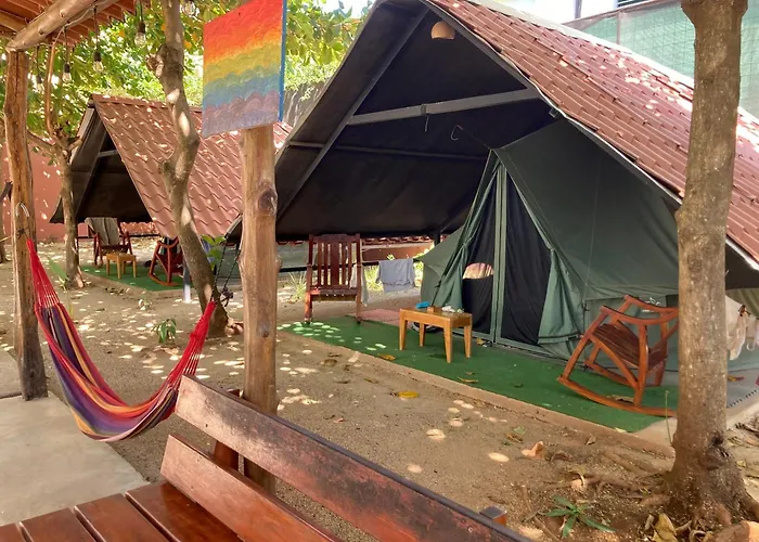 Tamahostel & Glamping Hostal Tamarindo
