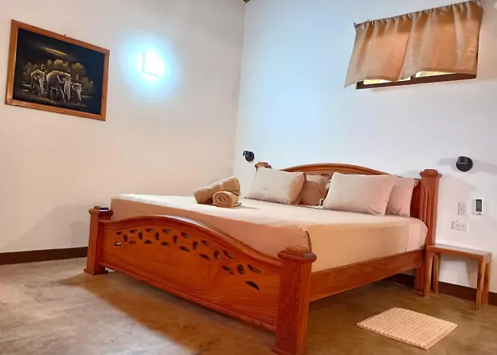 Tamahostel & Glamping Hostal Tamarindo