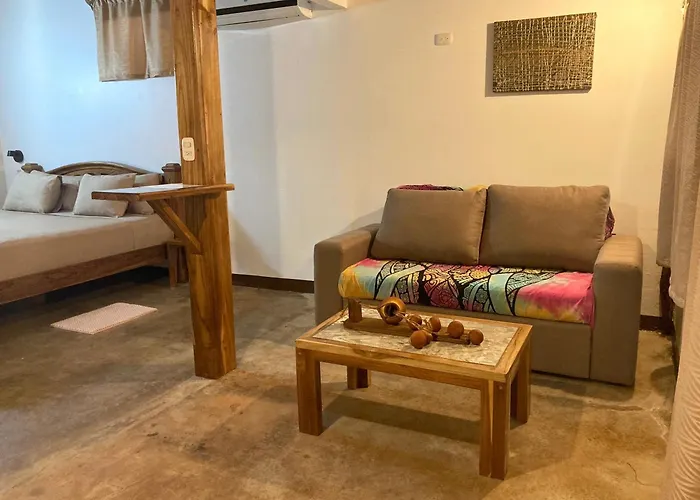 Tamahostel & Glamping Tamarindo