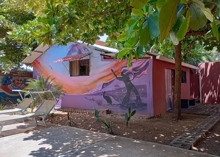 Tamahostel & Glamping Tamarindo
